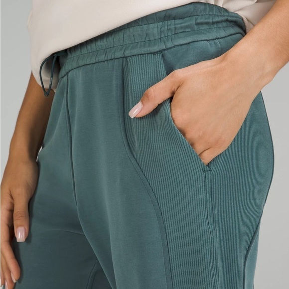 Lululemon Brushed Softstreme Ribbed High-Rise Jogger Pant, Green Jasper, Size 0 - Picture 4 of 13